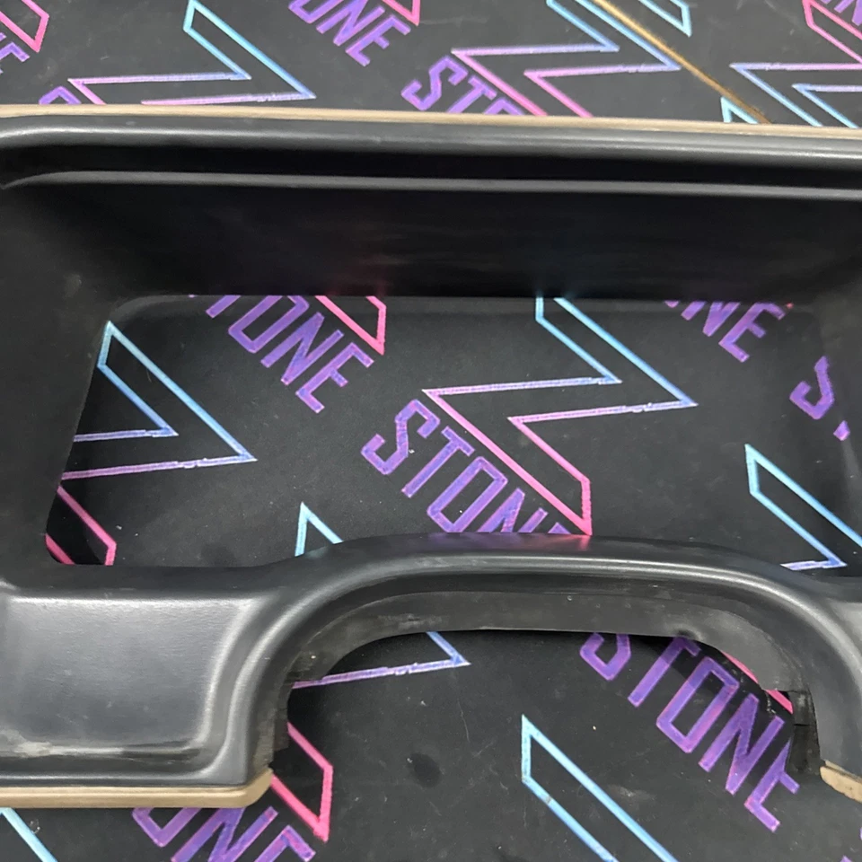 Chevrolet Silverado Tahoe Suburban 1995-1999, GMC Yukon tablero embellecedor bisel bronceado Foto 3 de 4