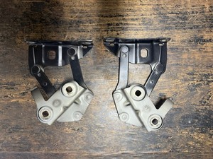 2003 - 2012 LAND ROVER RANGE ROVER HOOD HINGES OEM Black