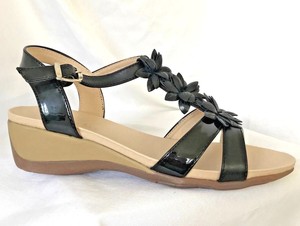 bare trap leather sandals