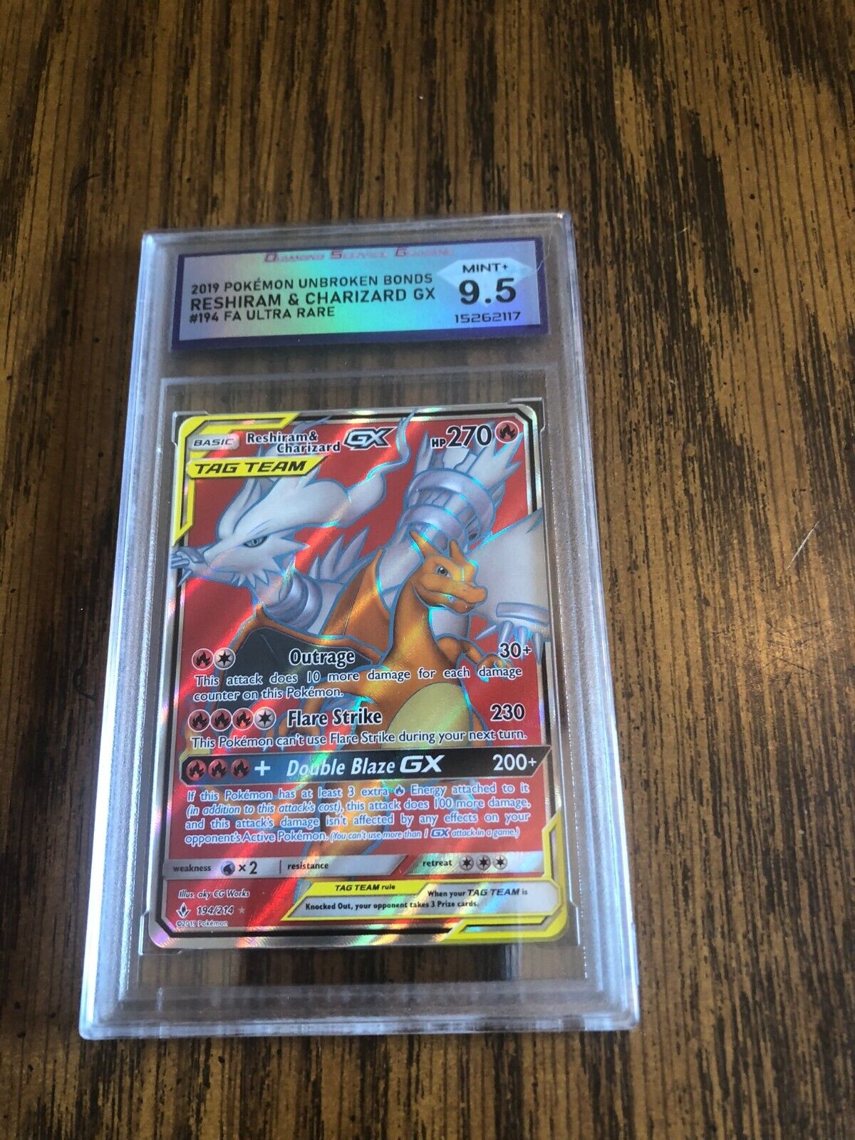 Reshiram & Charizard GX - 194/214 - Full Art Ultra Rare