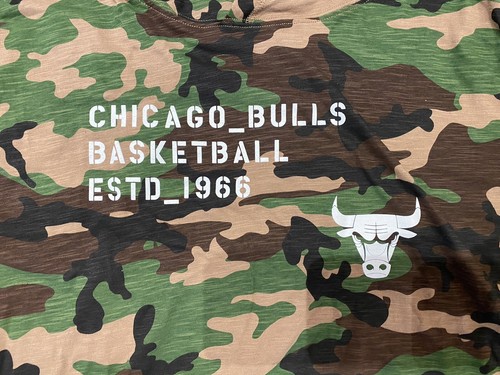 $60.00 RETAIL Camo Chicago Bulls Men's L/S Hoodie Shirt NEW w/TAGS Camouflage - 第 4/7 張圖片