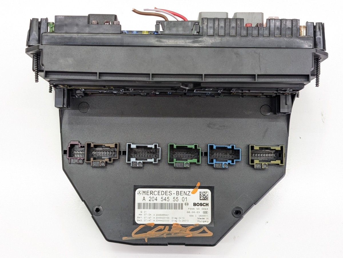 08-10 Mercedes W204 C300 C350 C63 Front SAM Module Relay Fuse Box