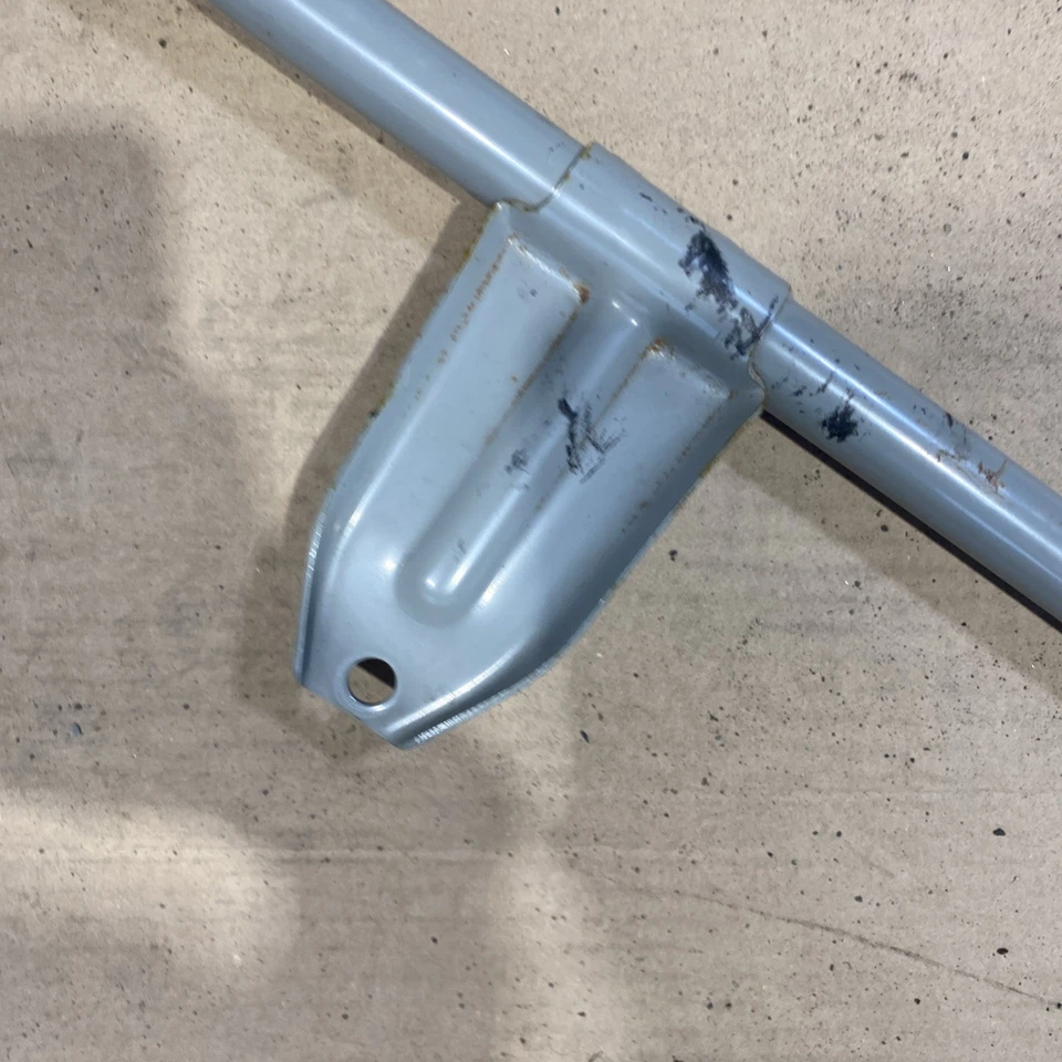 Subaru Impreza Sti 2006 2007 sedán interior trasero barra estabilizadora asiento inferior 26P Foto 3 de 4