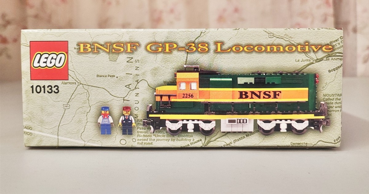LEGO Trains: Burlington Northern Santa Fe (Bnsf) Locomotive (10133 