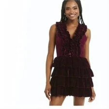 NEW LOVE THE LABEL Sage Dress in Plum Velvet Size Medium