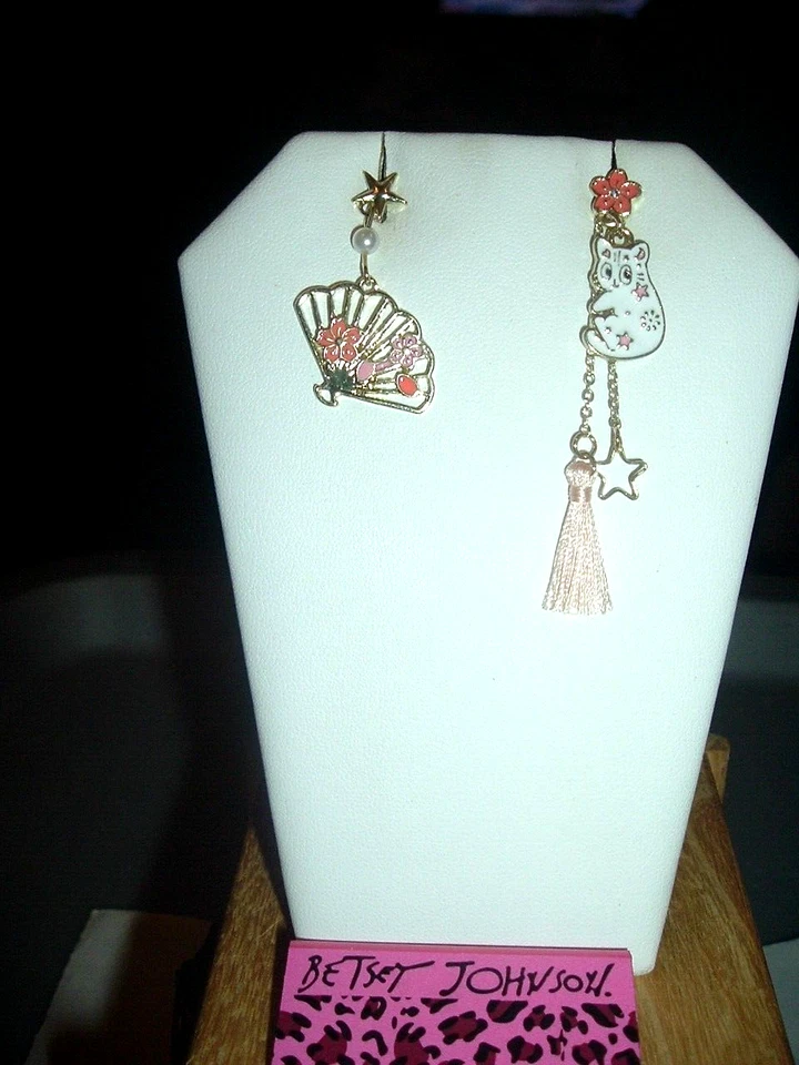 PENDIENTES PERFORADOS Betsey Johnson VENTILADOR GATO ROSA BORLA ESTRELLA CADENA DORADA Miss-Match Foto 3 de 4