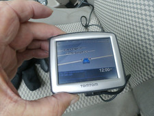 TOM TOM XL GPS N14644 3.5 SCREEN CHARGER,LESPORTSAC CASE, GUIDE. WORKS