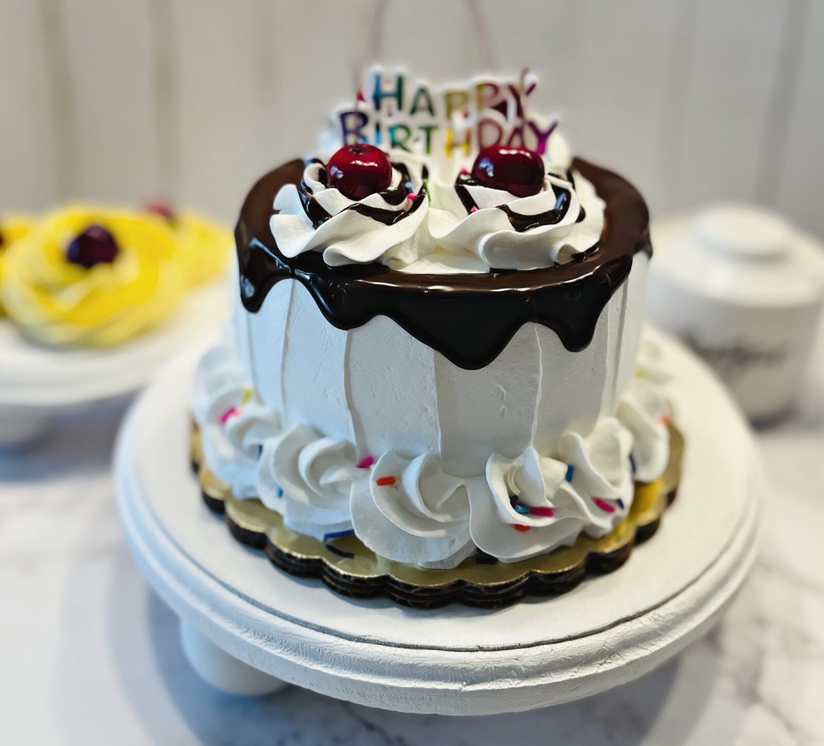 DEZICAKES Fake Birthday Cake Artificial Food White Birthday Cake