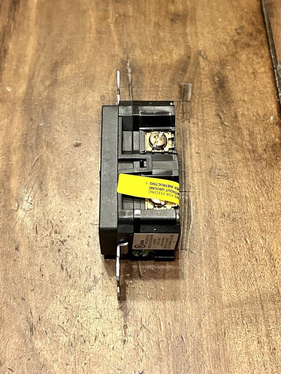 m-m.e.k-a出品 HONDA Receptacle (20A-125V) EB10000 EU7000i EB6500 32330-Z23-G13