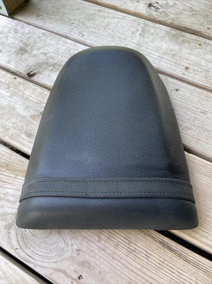 Asiento de pasajero trasero Suzuki GSXR 600 / 750 / 1000 S35F SAE-PP-T20 Foto 4 de 4