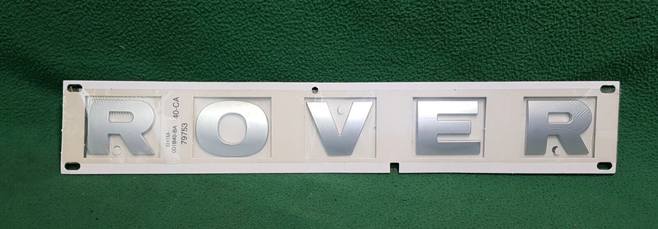 Per LAND ROVER DEFENDER TARGHETTA ANTERIORE ROVER TITAN FINITA LR009138 - Immagine 3 di 4