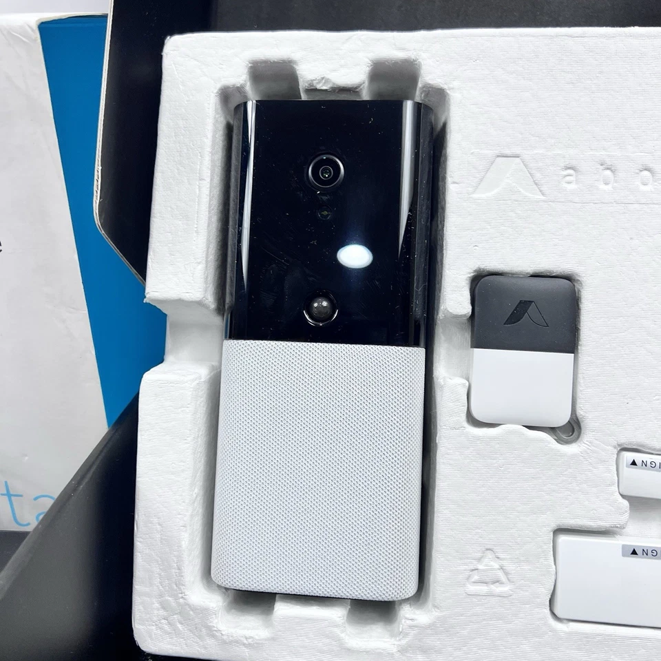 Concentrador de seguridad para el hogar todo en uno Abode Iota 104035/A + llavero + sensor de ventana Foto 3 de 4