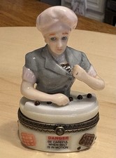 I LOVE LUCY Chocolate VTG PORCELAIN Hinged Trinket Miniature Box 1999 CBS INC.