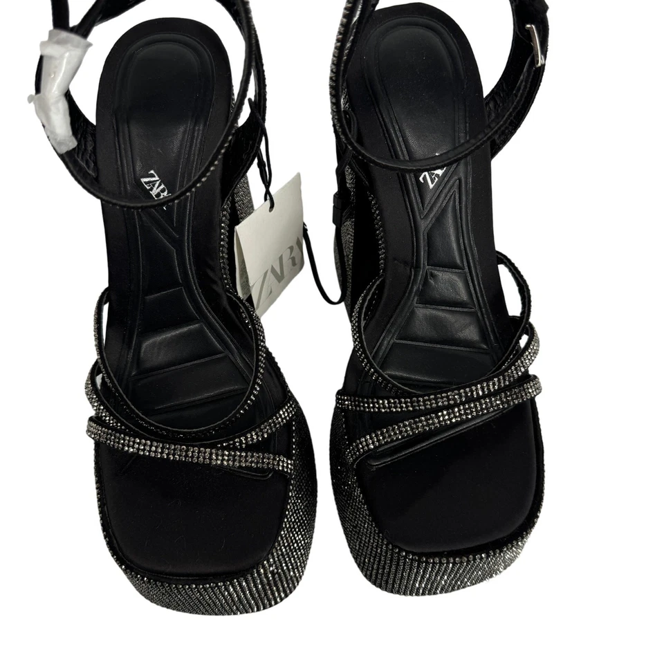 Sandalias de plataforma de tacón alto gruesas de diamantes de imitación de Zara negras y plateadas talla 6 Foto 2 de 4