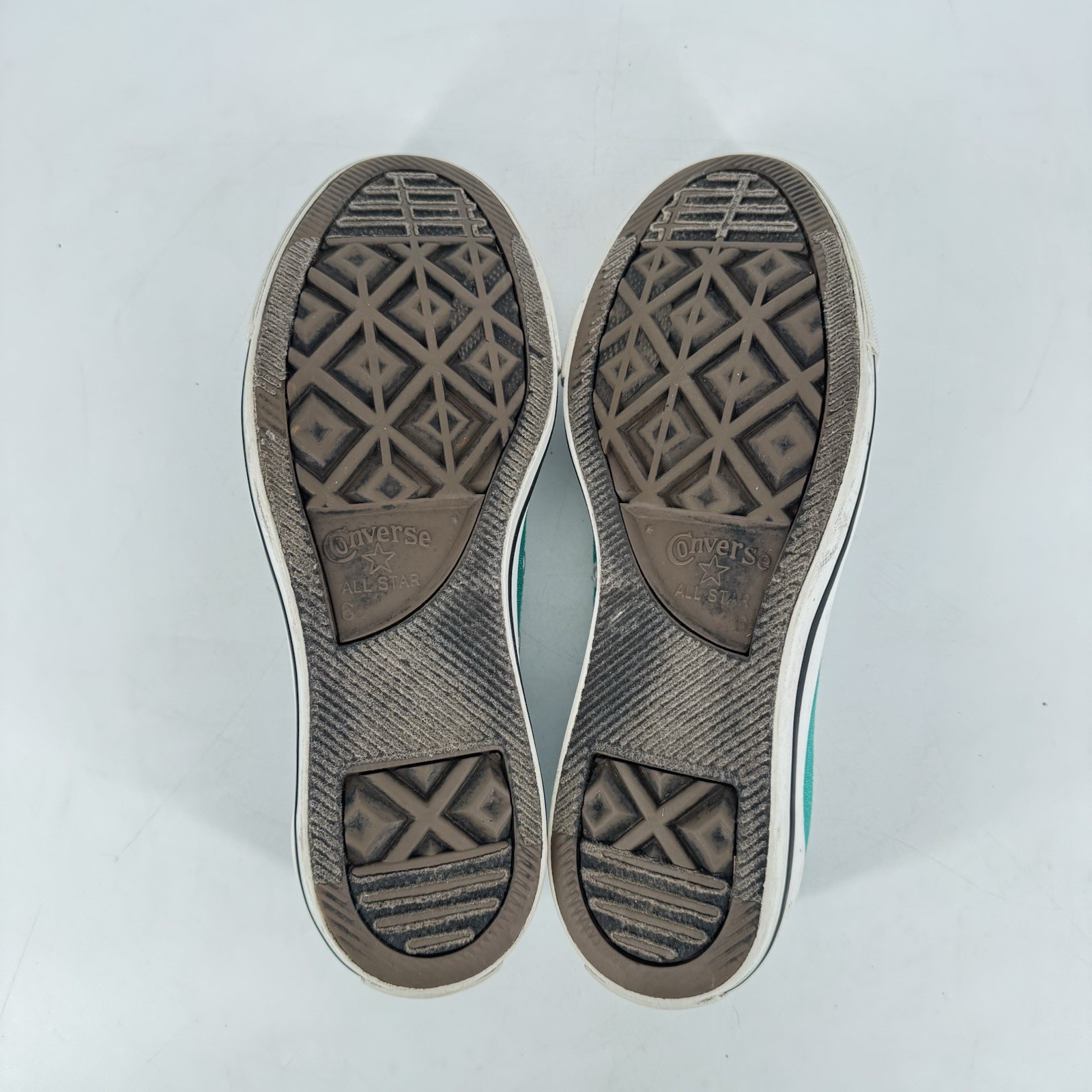 Converse Chuck Taylor All Star Low Top Green Canvas Sneakers Men’s 6 / Women’s 8 thumbnail 4