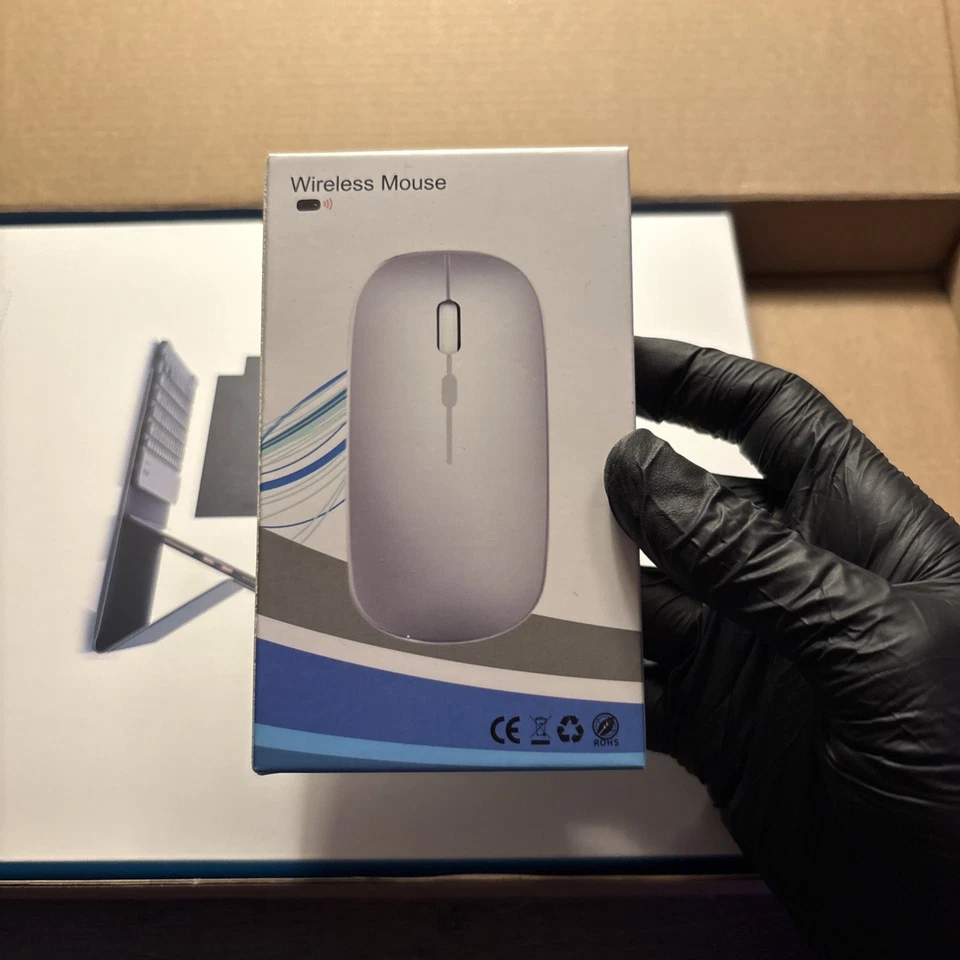 Amazon Fire (10.ª y 11.ª generación, 10,1”) Estuche de teclado rosa con ratón rosa Foto 3 de 4