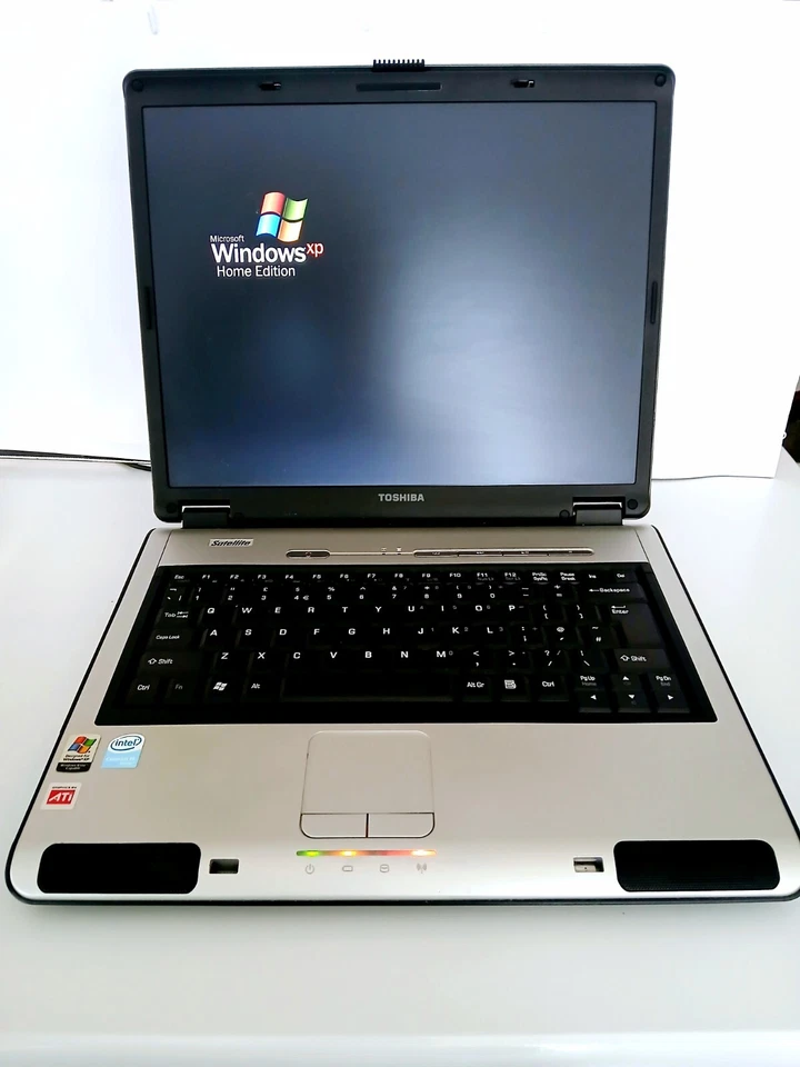 Toshiba Satellite L100 Laptop Windows XP Home Edition - Image 2 of 4