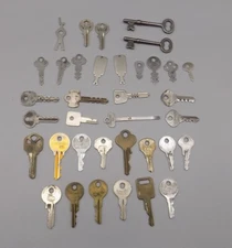 Lot of 36 Key Skeleton Flat Ilco Slaymaker Cavalier Squire Yale 3 Hole Bauer Vtg