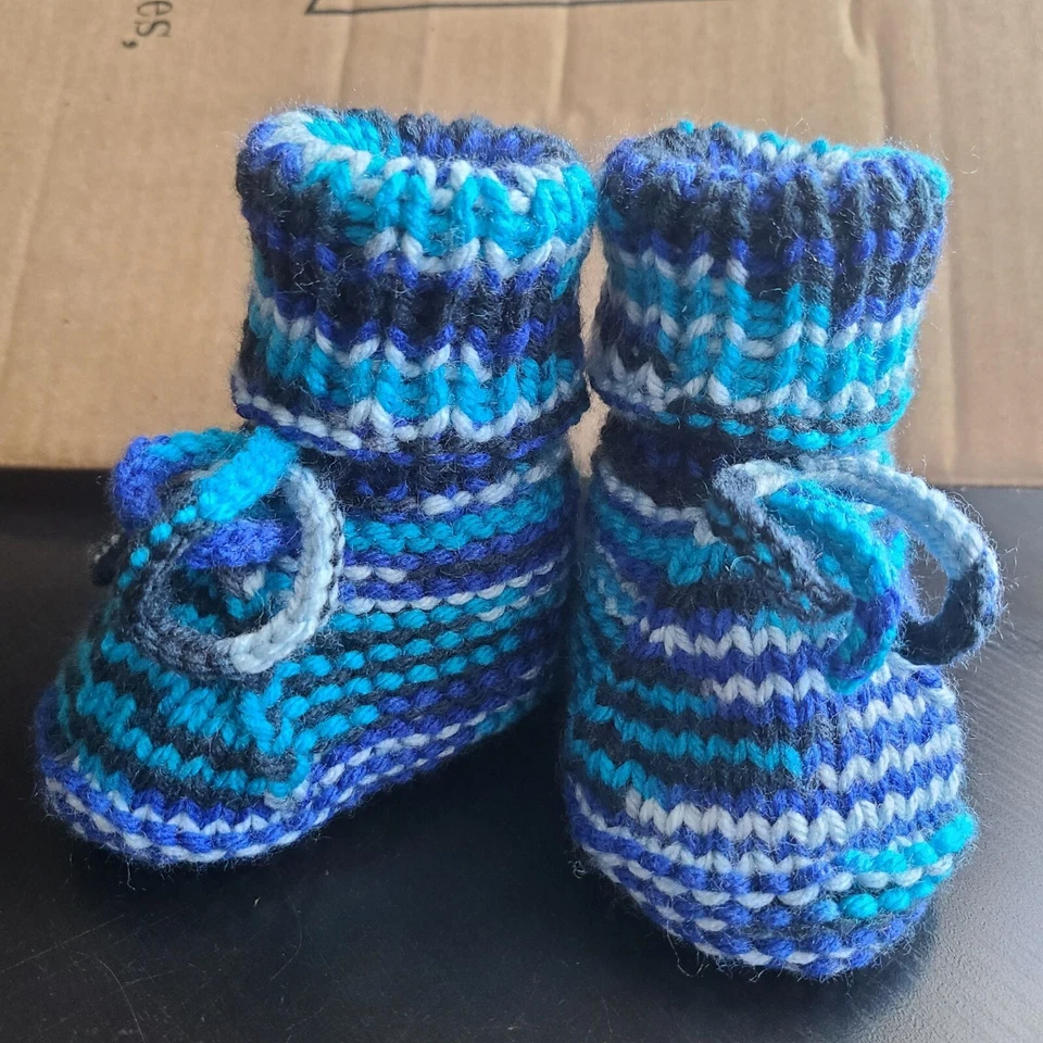 Lindos Botines de Bebé Tejidos Botas de Bebé Baby Shower Botines Azul Ombre Talla 6-9 Meses Foto 4 de 4