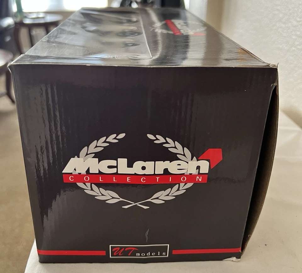 UT Model McLaren F1 GTR Fina BMW #8 J.J. Lehto S. Soper door hinges are broke - Image 3 of 4