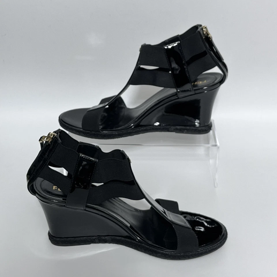 Sandalias Fendi para mujer talla 37 EU charol negro cuña correa en T hechas en Italia Foto 3 de 4