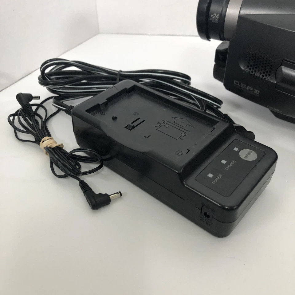 Hitachi VM-E625LA 8mm Video Camcorder Charger WORKS - Image 2 of 4