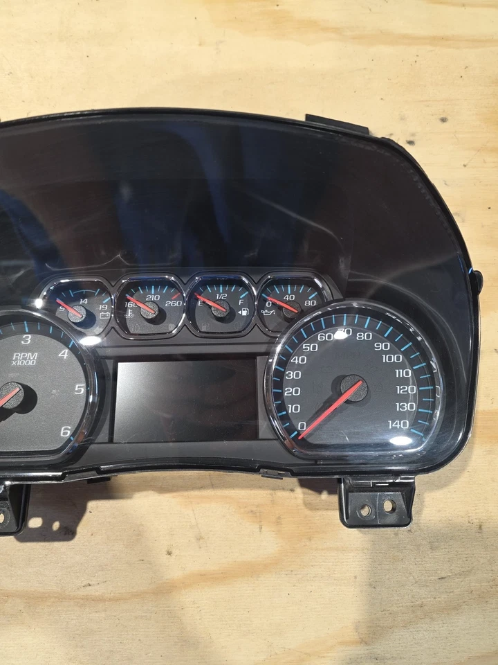 2018 Lt Chevy Silverado 1500 2500 Gas Cluster - Image 3 of 4