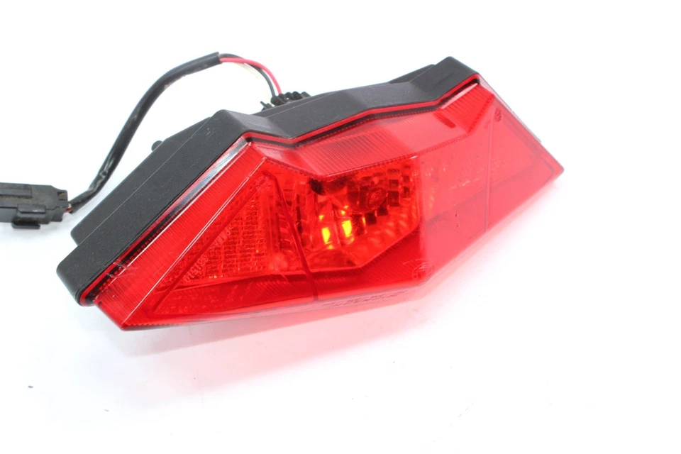 09-12 CAN-AM OUTLANDER MAX 800R OEM LUZ TRASERA 710001203 Foto 2 de 4