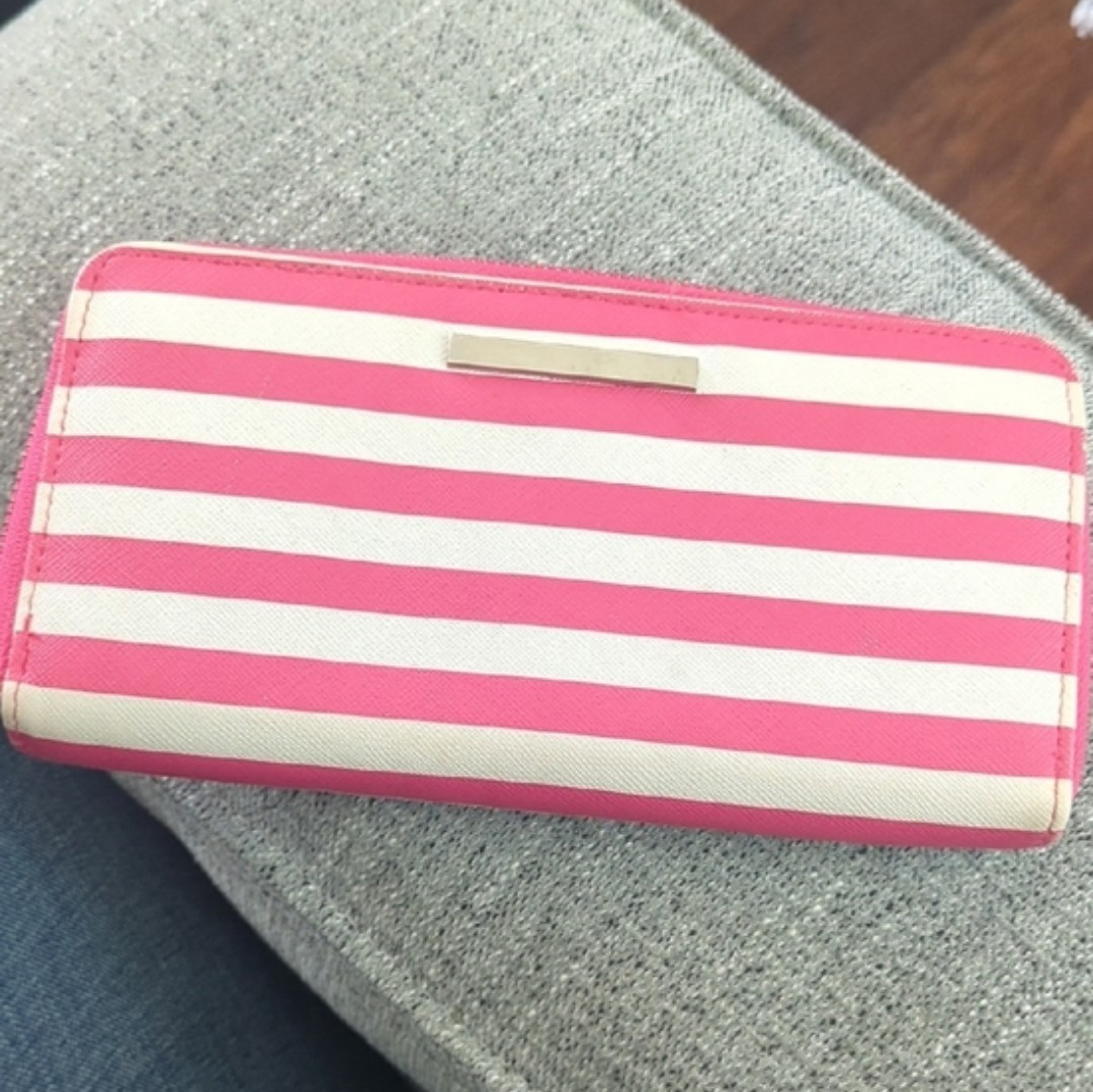 Aeropostale Striped Pink White Zip-Around Women's Wallet Credit Card Folding