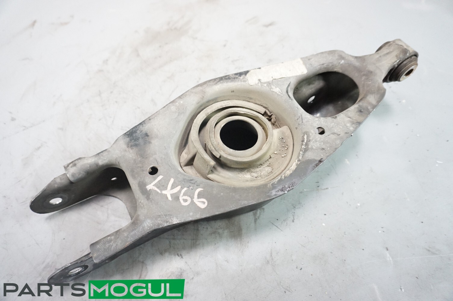 2014-2020 MASERATI QUATTROPORTE LEFT REAR CONTROL ARM OEM