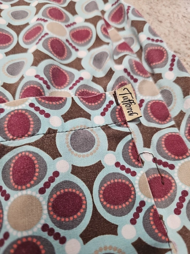 Blusa Médica Estampada Geométrica Marrón Tafford Para Mujer Talla Desconocida Foto 2 de 4