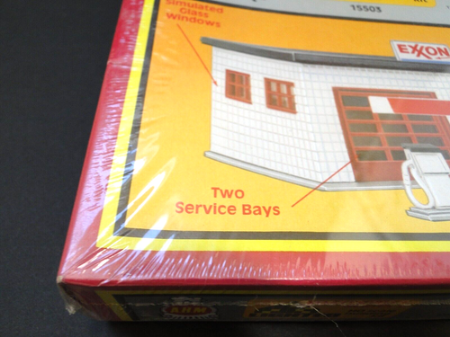 1981 A.H.M. Masterpiece Series 1: Service Station HO Scale Building Kit 15503 - Picture 11 of 12
