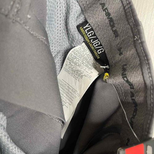 Under Armour Youth Gray Large Heat Gear Shorts - Picture 5 of 5
