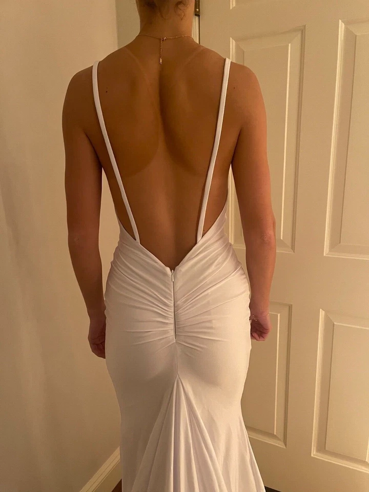 NUNCA USADO - Deslumbrante vestido de noiva branco ou formatura por Jessica Angel - Imagem 4 de 4