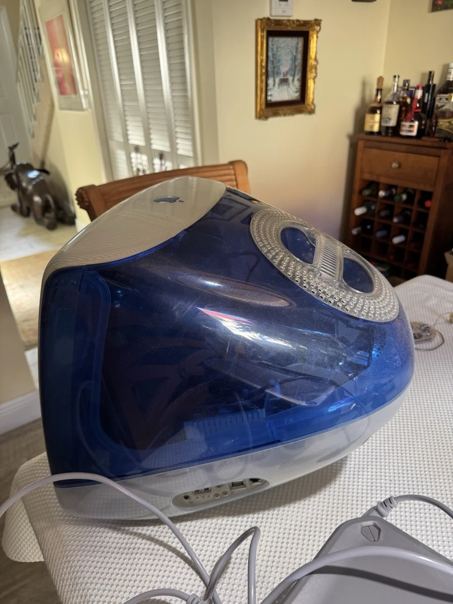 iMac G3 Blueberry, solo piezas. Botas en pero sin pantalla