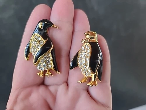 Penguin Couple Rhinestone & Enamel Gold Tone Brooch Vintage Costume Jewelry READ