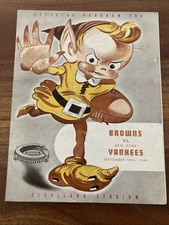 1946 CLEVELAND v N.Y.YANKEES FOOTBALL PROGRAM/OTTO GRAHAM/4th Game Ever/MINT!!