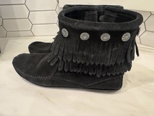 Minnetonka Moccasins Double Fringe Ankle Booties Women's 6.5, Black EUC Boots