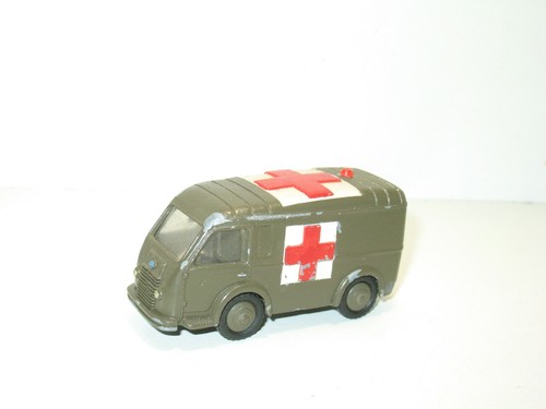 Dinky Toys - Renault Ambulance Militaire 3ème Version - Réf 807 - Métal