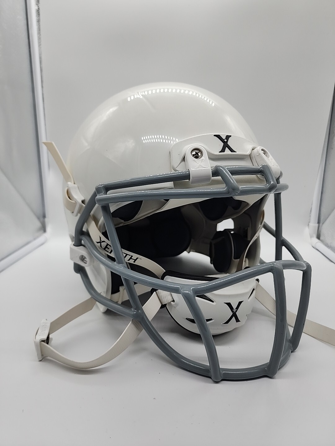 Xenith X2E Youth Football Helmet Large with Mask, Jaw Pads & Chin Strap