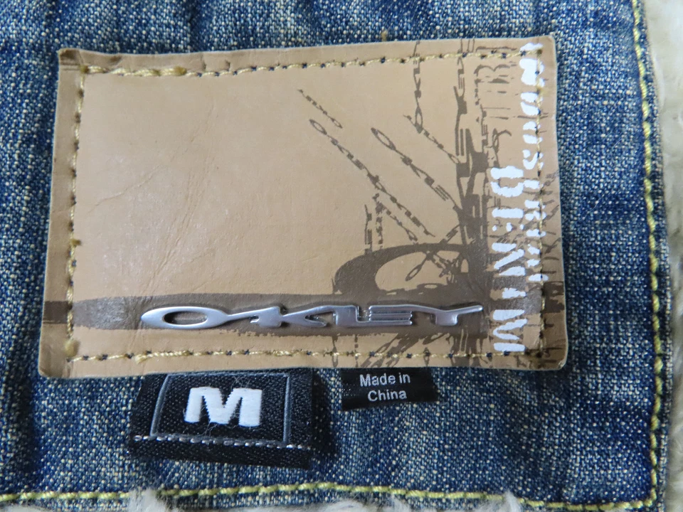 Oakley Jacket Mens Medium Blue Denim Sherpa Lined Faded Type II Coat INDUSTRIAL - Image 4 of 4