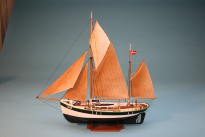 Billing Boats Dana 200 Wooden And ABS Assembly Kit