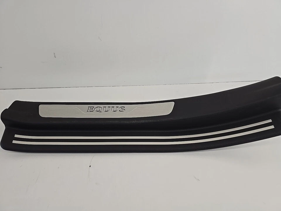 Placa de desgaste del umbral de la puerta trasera izquierda Hyundai Equus 2012-2016 OEM Foto 4 de 4
