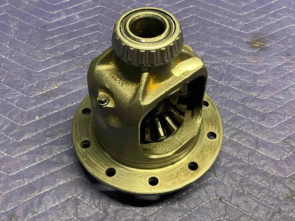 Chevy GMC GM 10 BOLT 8.5 OPEN DIFFERENTIAL CARRIER w/ SPIDER GEARS Front or Rear - Image 4 of 4