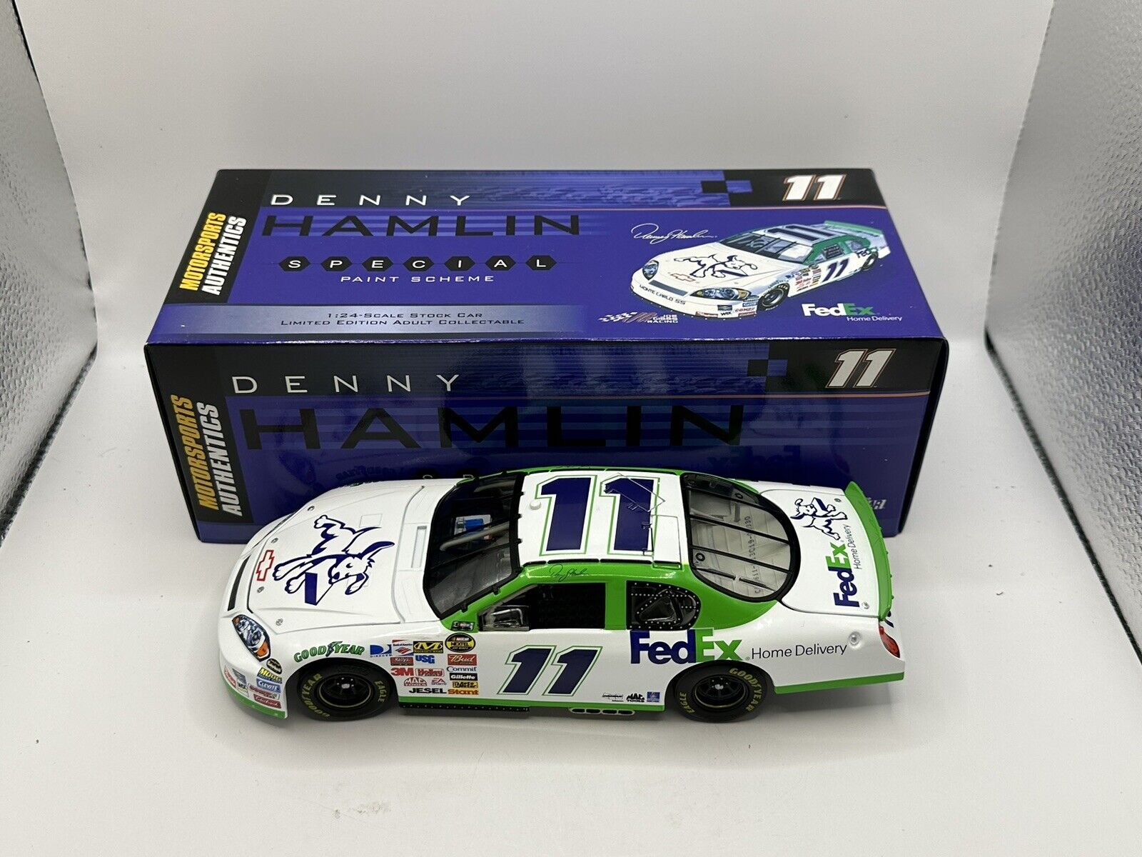 DENNY HAMLIN 2006 FEDEX HOME DELIVERY 1/24 MOTORSPORTS AUTHENTICS