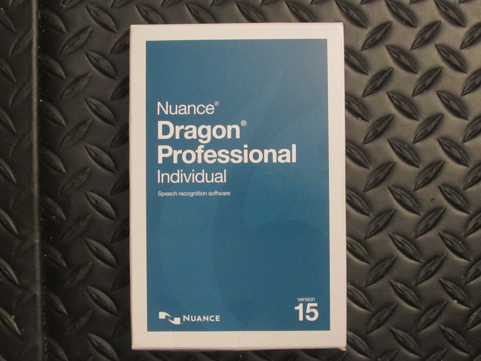 Nuance Dragon Professional Individual 15 with USB installer & Headset USB/Audio