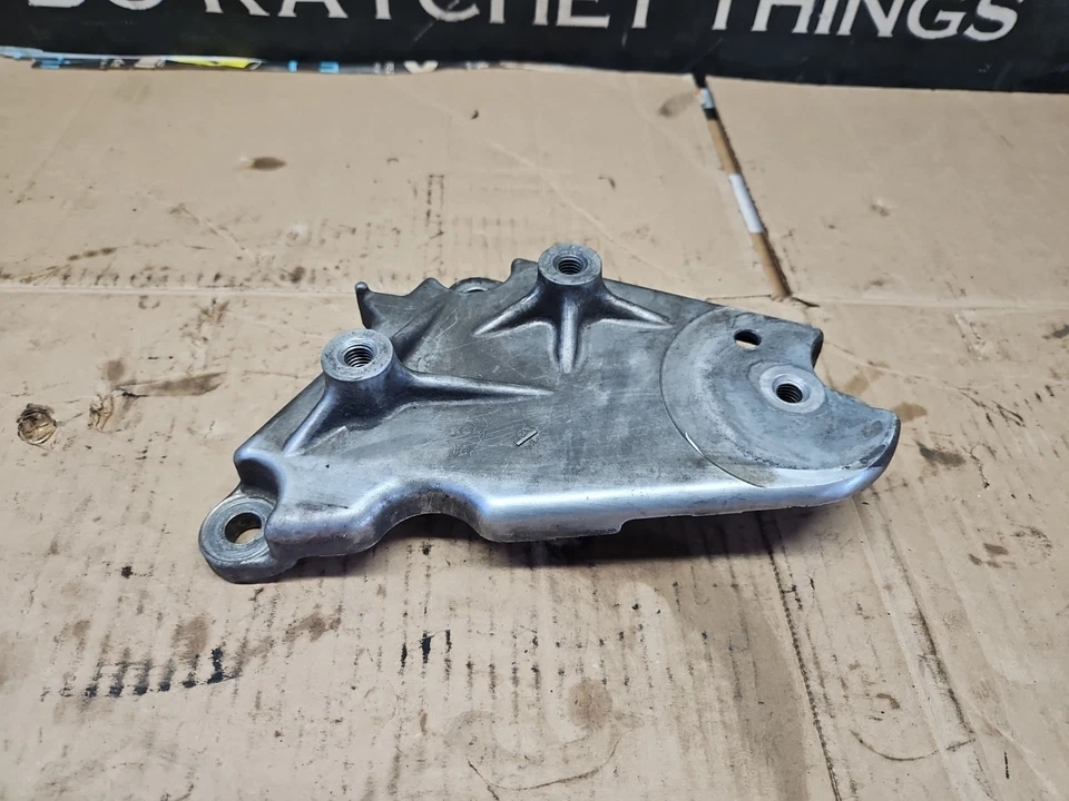 08-20 Nissan 370z Infiniti G37 M37 Q70 VQ37VHR Idler Pulley Bracket 11926-EY00A - Image 2 of 4