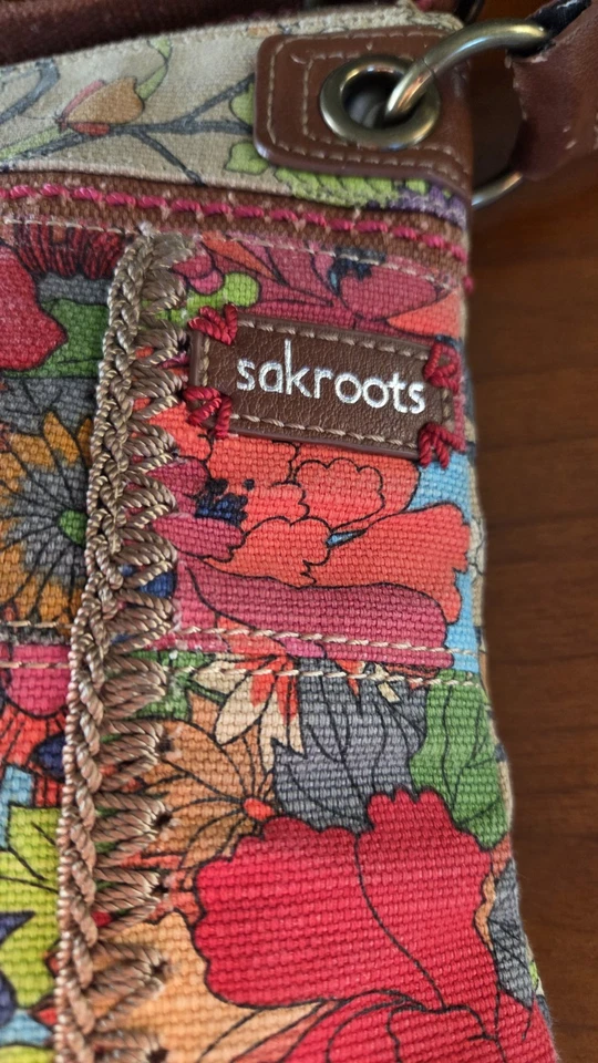 Bolso Bandolera Sak Roots Multicolor Floral Retazos Imitación Cuero Mariposa Foto 3 de 4