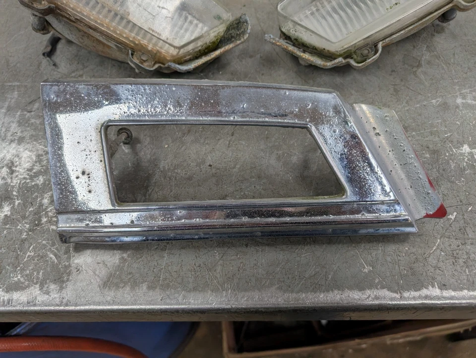 1969 Buick Cornering Lights Parts Wildcat Electra Lesabre Lens Bezel Housings - Image 4 of 4