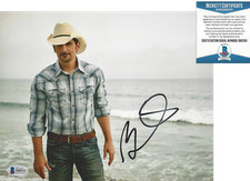 SINGER BRAD PAISLEY COUNTRY MUSIC SIGNED AUTHENTIC 8x10 PHOTO 3 BECKETT BAS COA